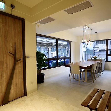 Sakagami Hotel Тайнань Экстерьер фото